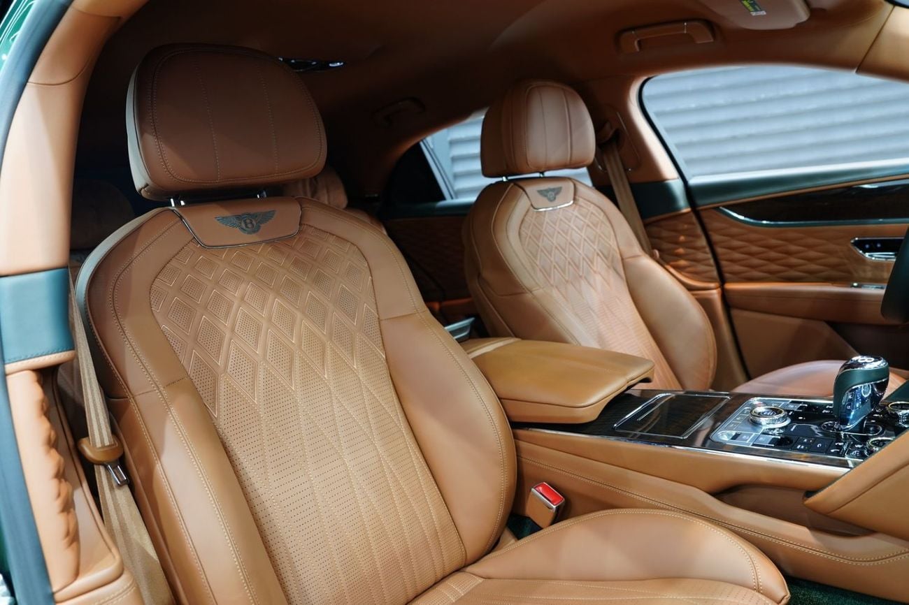 Bentley Flying Spur 2022 Bentley Flying Spur V8, Mulliner Driving Specs, Rare Green, Rear Touchscreen!!