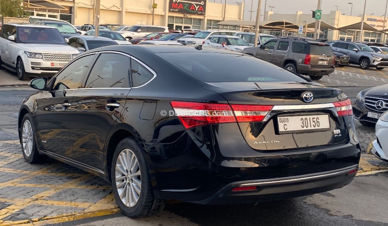 Used Toyota Avalon Hybrid 2015 for sale in Sharjah 650751