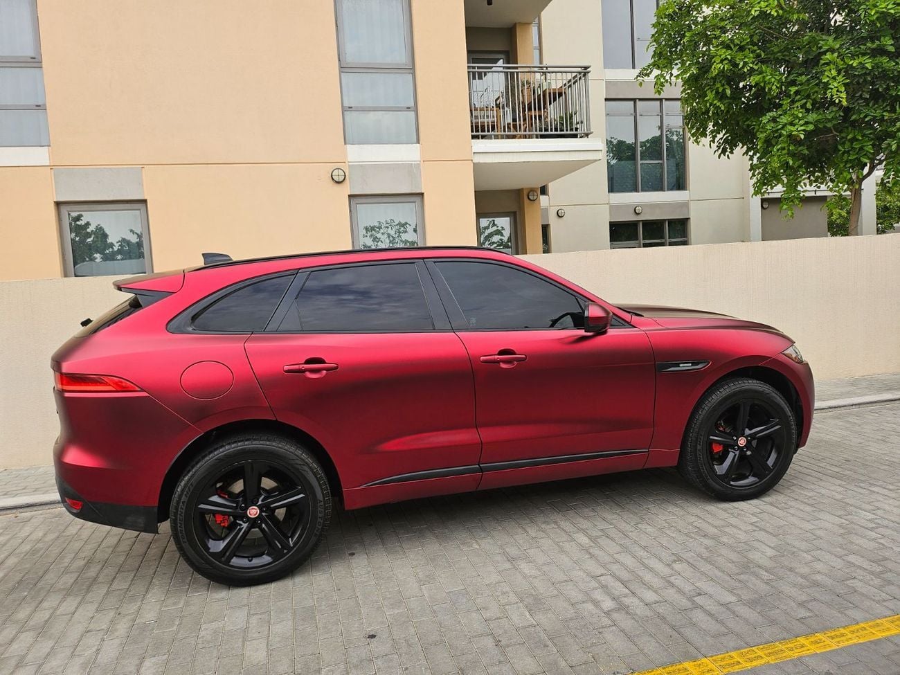 جاكوار F بيس فخامة لا تقاوم! جاكوار F-Pace موديل 2018 | فول أوبشن | فتحة بانوراما – بحالة الوكالة!