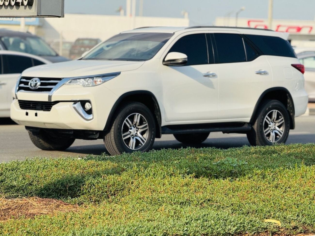 Toyota Fortuner EXR Toyota fortuner 2019 LHD full option 2.7 v4