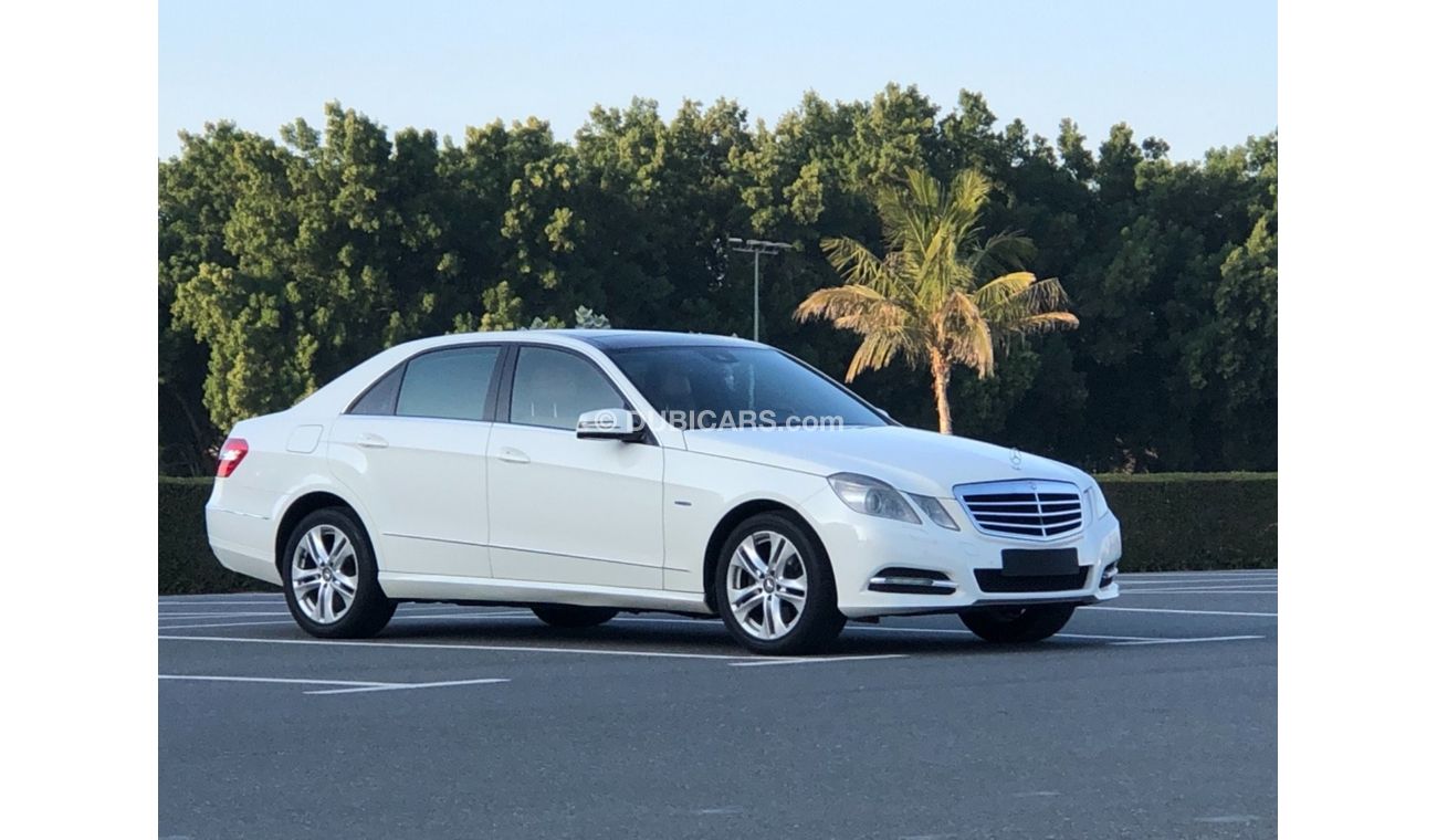 Mercedes-Benz E 250 Model 2011 GCC CAR PERFECT CONDITION INSIDE AND OUTSIDE FULL OPTION PANORAMIC ROOF LEATHER SEATS