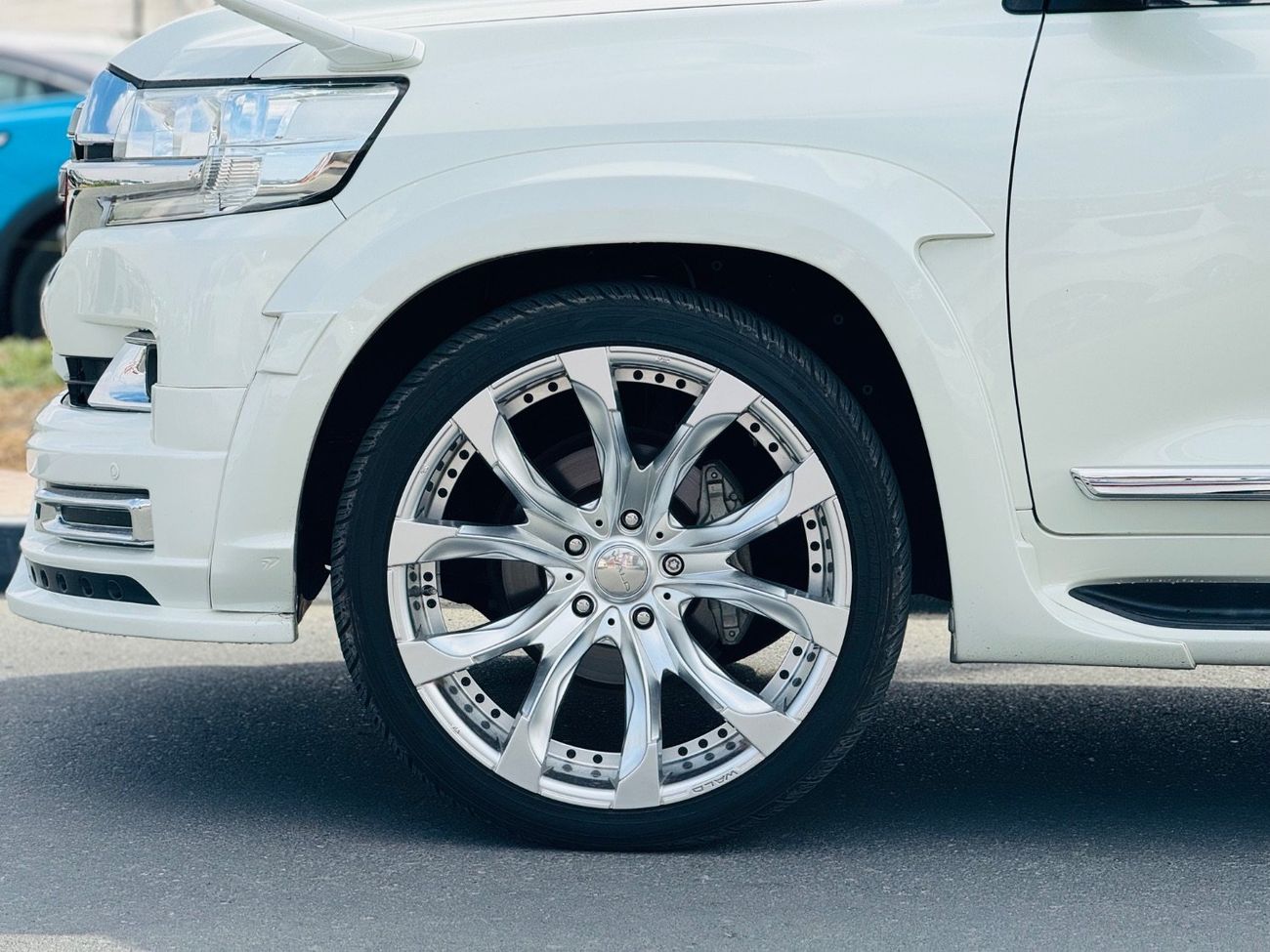 تويوتا لاند كروزر Zx wald edition top of the range