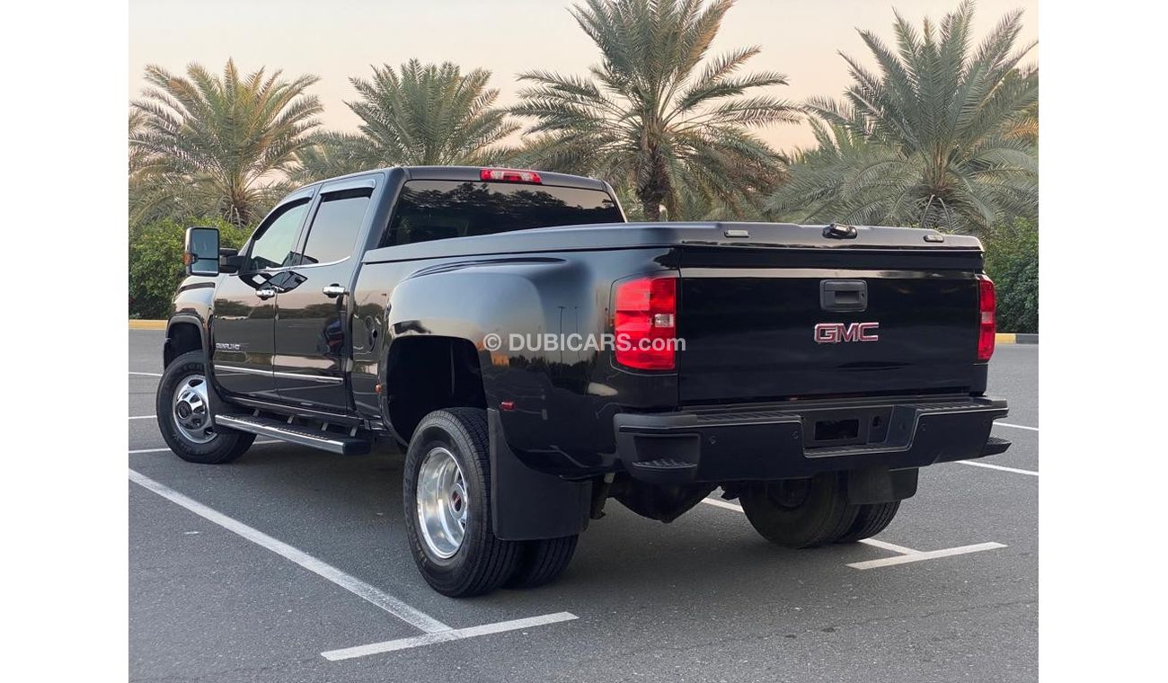 GMC Sierra 3500 HD Denali GMC Sierra Denali HD 2015 Diesel Perfect Condition - Accident Free