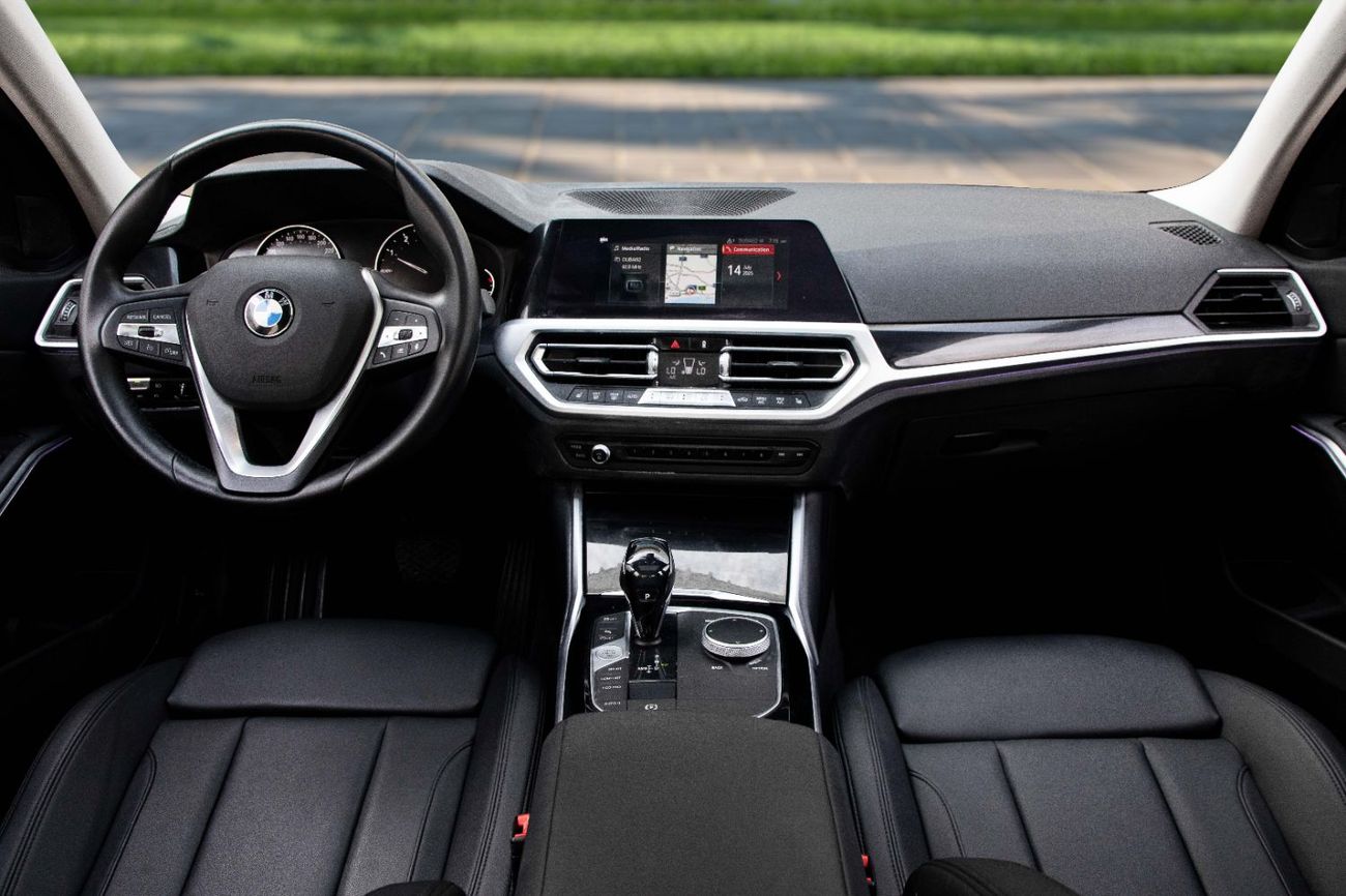 BMW 320i 320i | 2,056 P.M  | 0% Downpayment | Low Mileage!