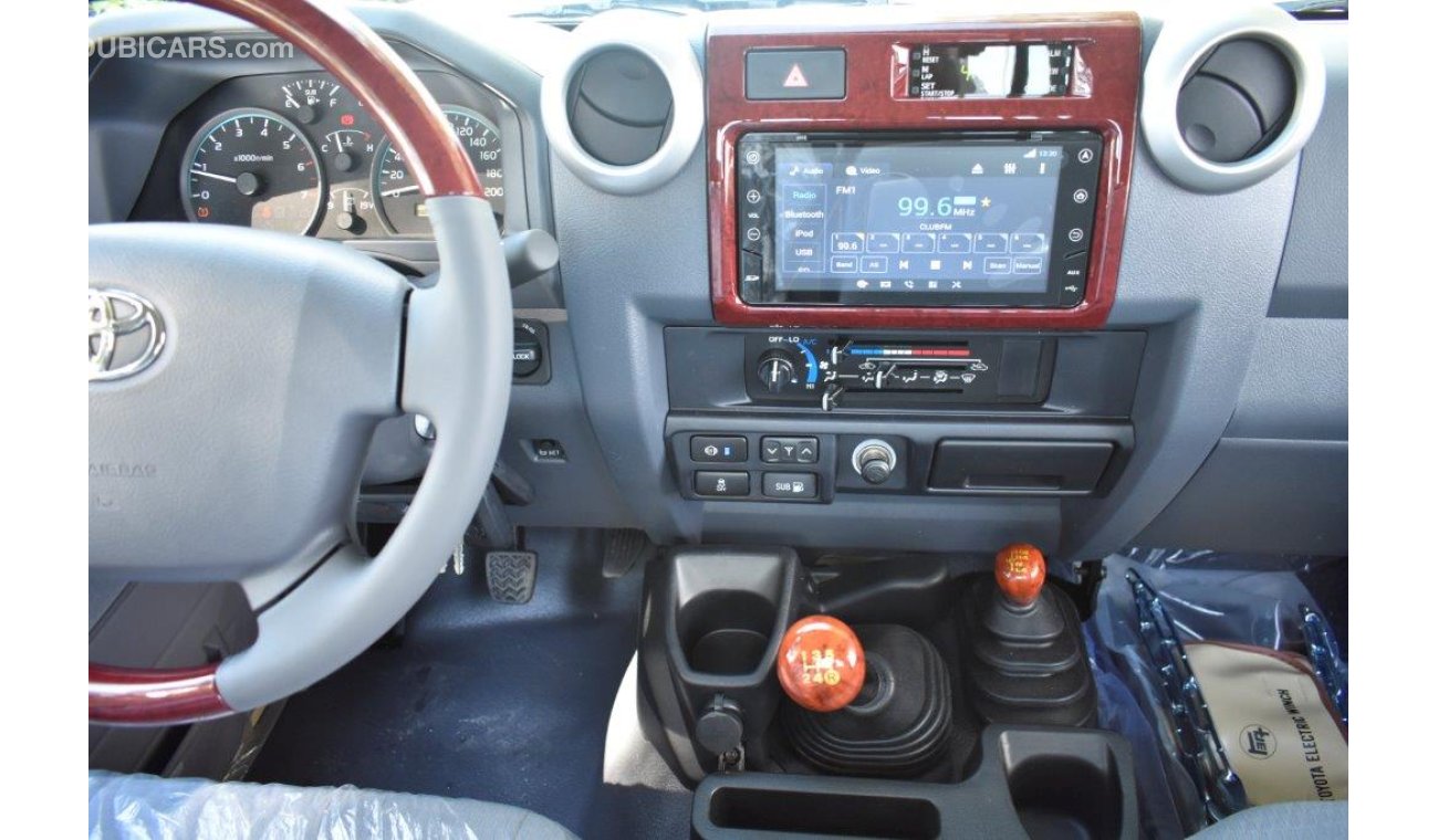 تويوتا لاند كروزر بيك آب 79 Single Cab Pickup Lx  V6 4.0l Petrol 4wd Manual Transmission