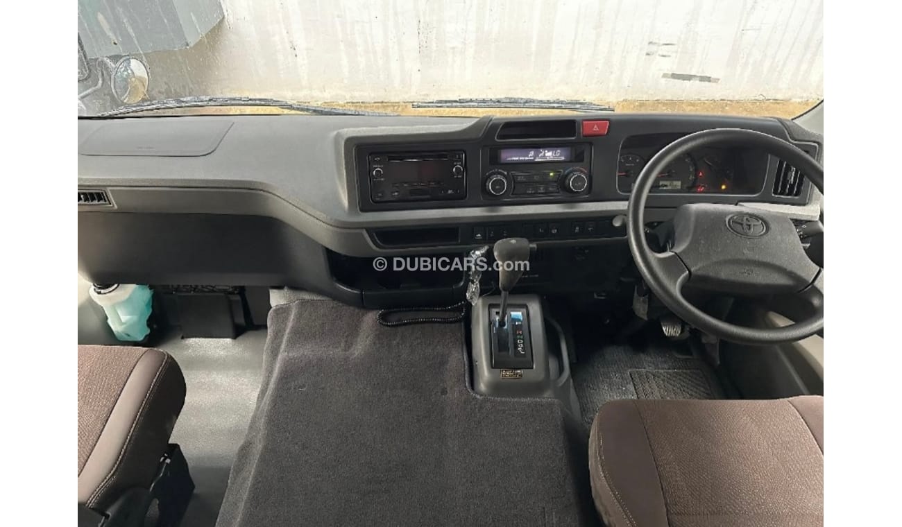 Toyota Coaster 4L
