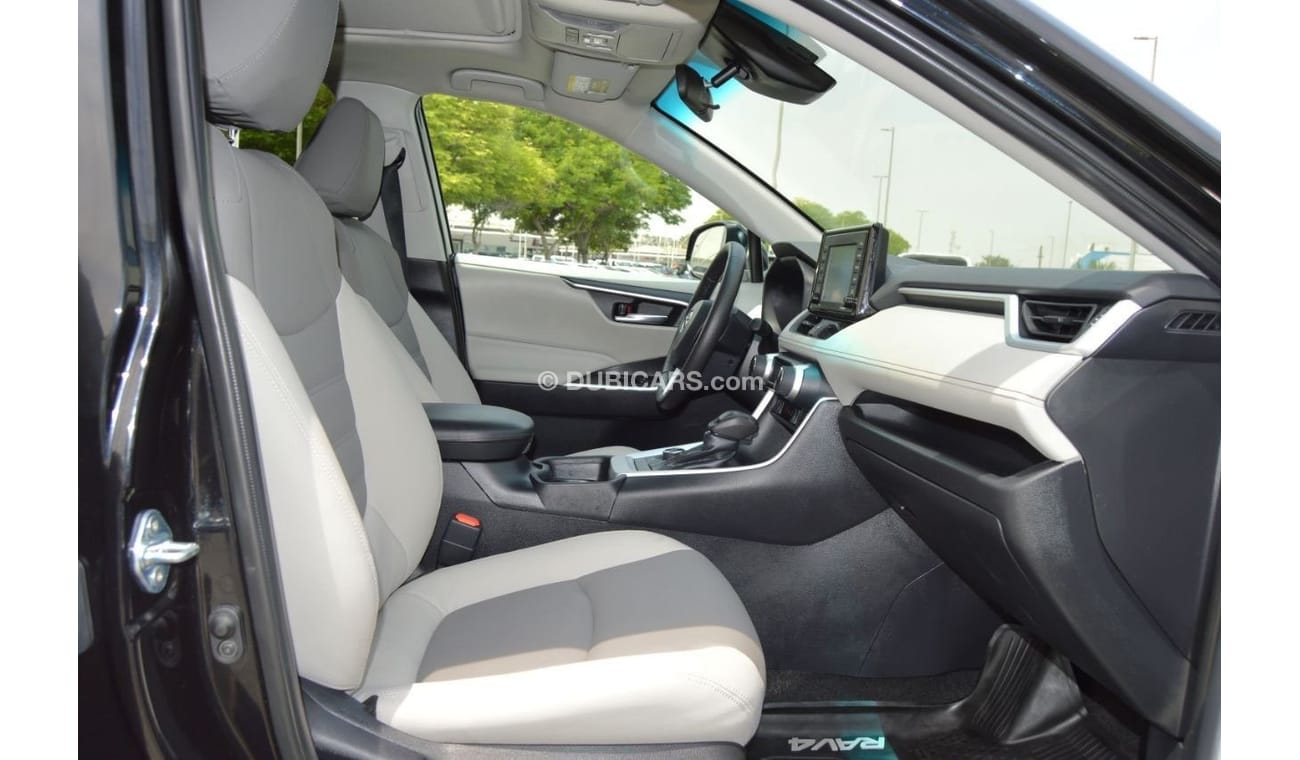 Toyota RAV4 XLE Full option Hybrid