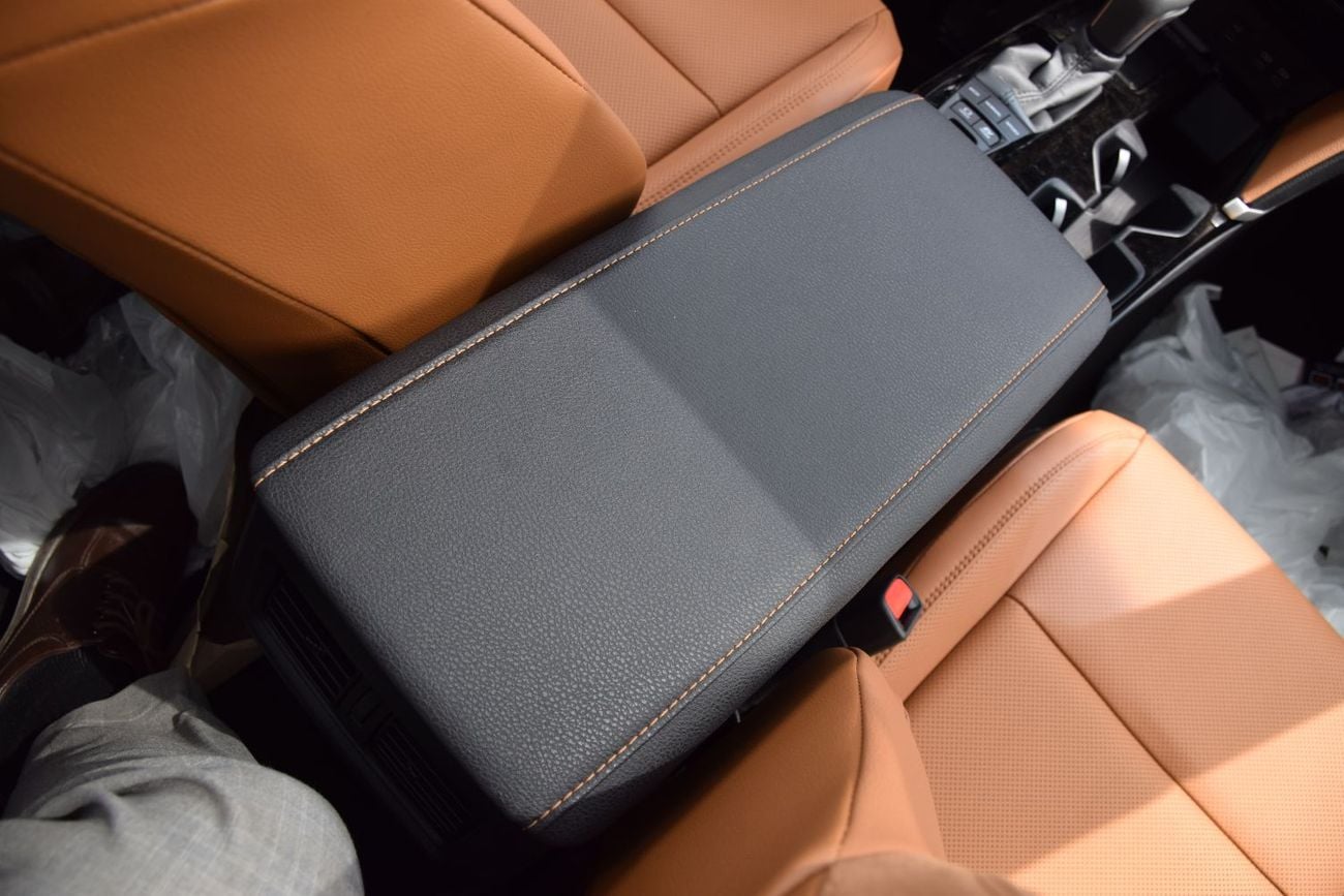 Toyota Camry Higher Trim With 5 Camera and panoramic roof