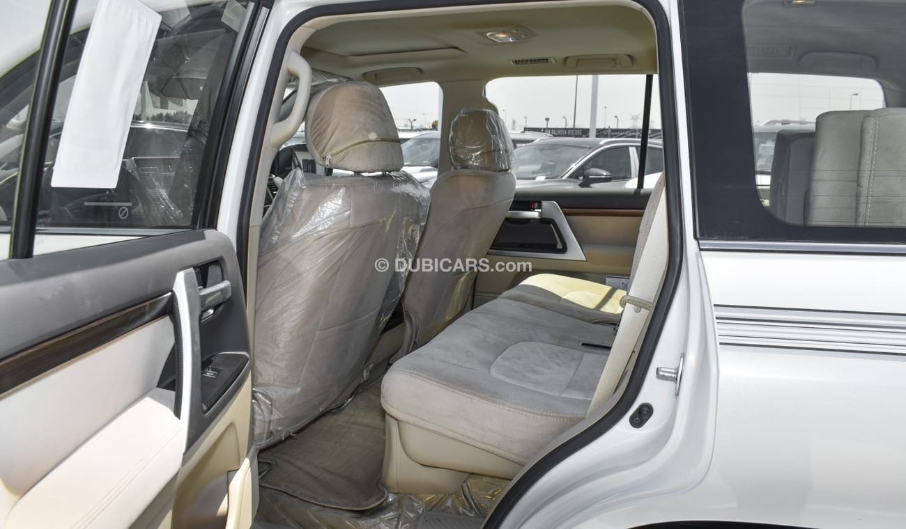 Toyota Land Cruiser TOYOTA LAND CRUISER VXR | 5.7L V8 | 2020 | GCC