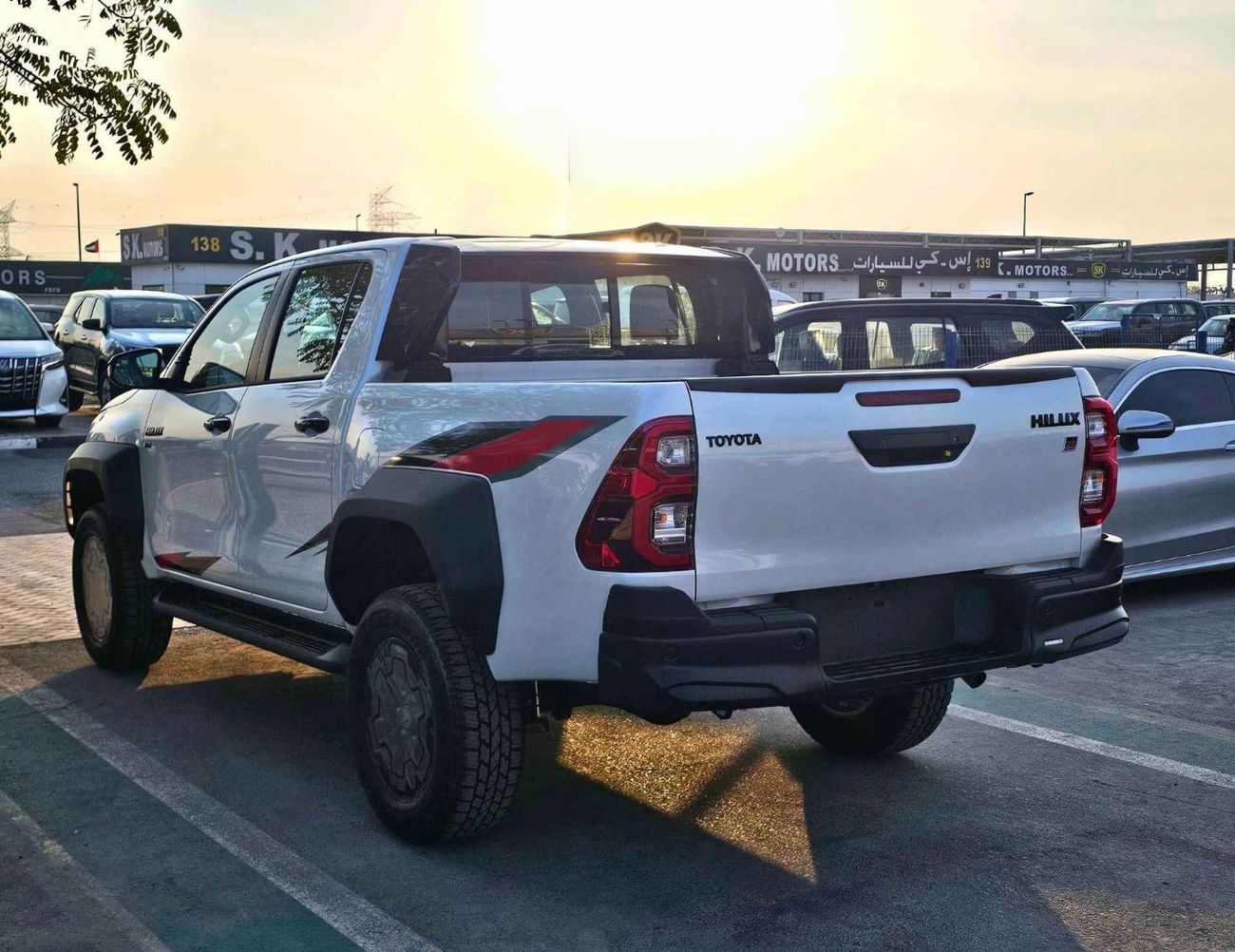 تويوتا هيلوكس GR SPORT WIDE BODY / 4.0L V6 PETROL / OVER FENDER, 360*CAMERA, DRIVER PWR SEATS / CODE#H4GRY