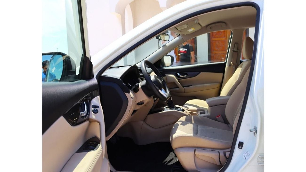 نيسان إكس تريل 2019 نيسان إكس تريل إس (T32)، سيارات الدفع الرباعي 5dr، 2.5 لتر 4 سلندر بنزين، أوتوماتيكي، دفع أمامي