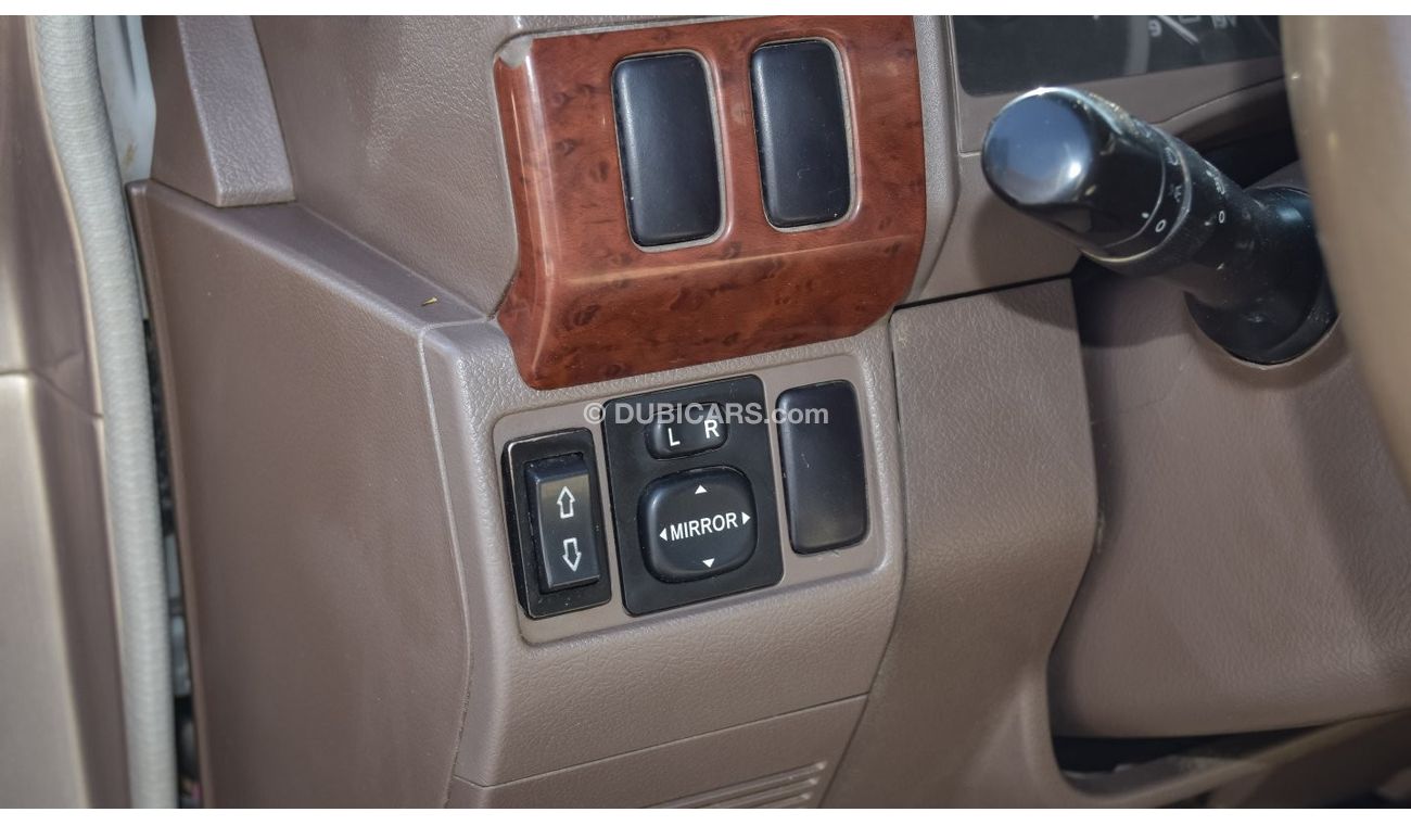 Toyota Land Cruiser Pick Up LX V6