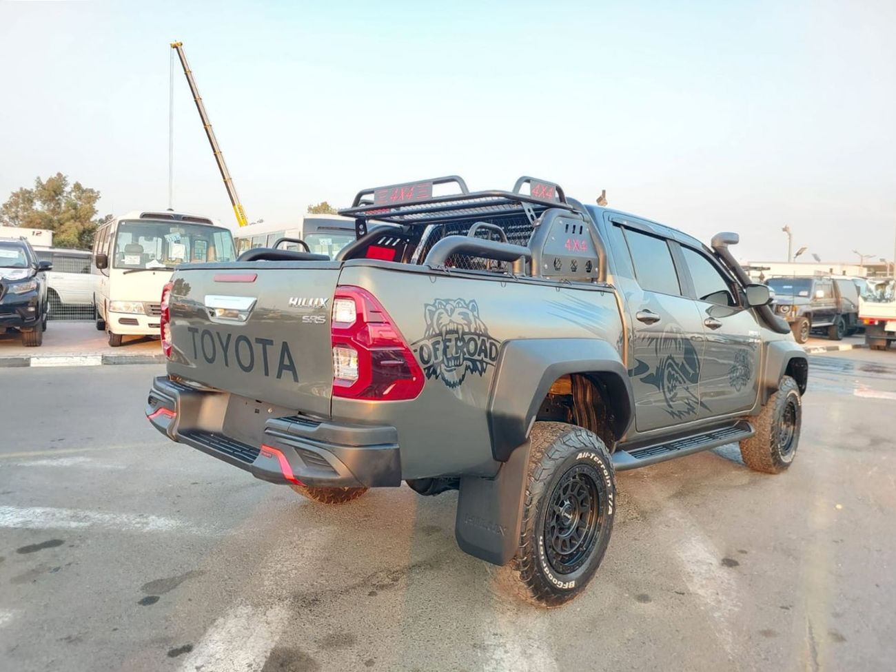 Toyota Hilux TOYOTA HILUX PICKUP RHD 2018 MODEL 2.8 L DIESEL AUTOMATIC(PM17843)