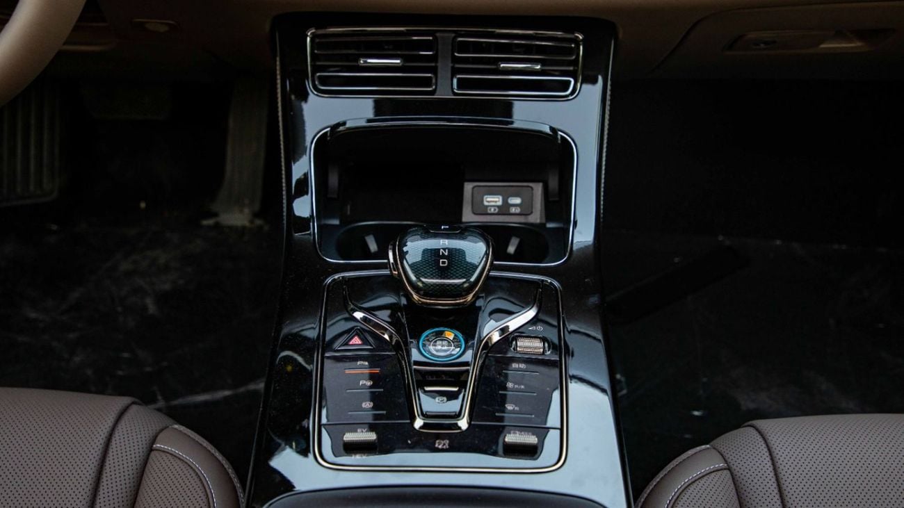 بي واي دي هان DM-i 125KM ELITE SMART DRIVING EDITION | 2025 | Ready Stock Limited QTY