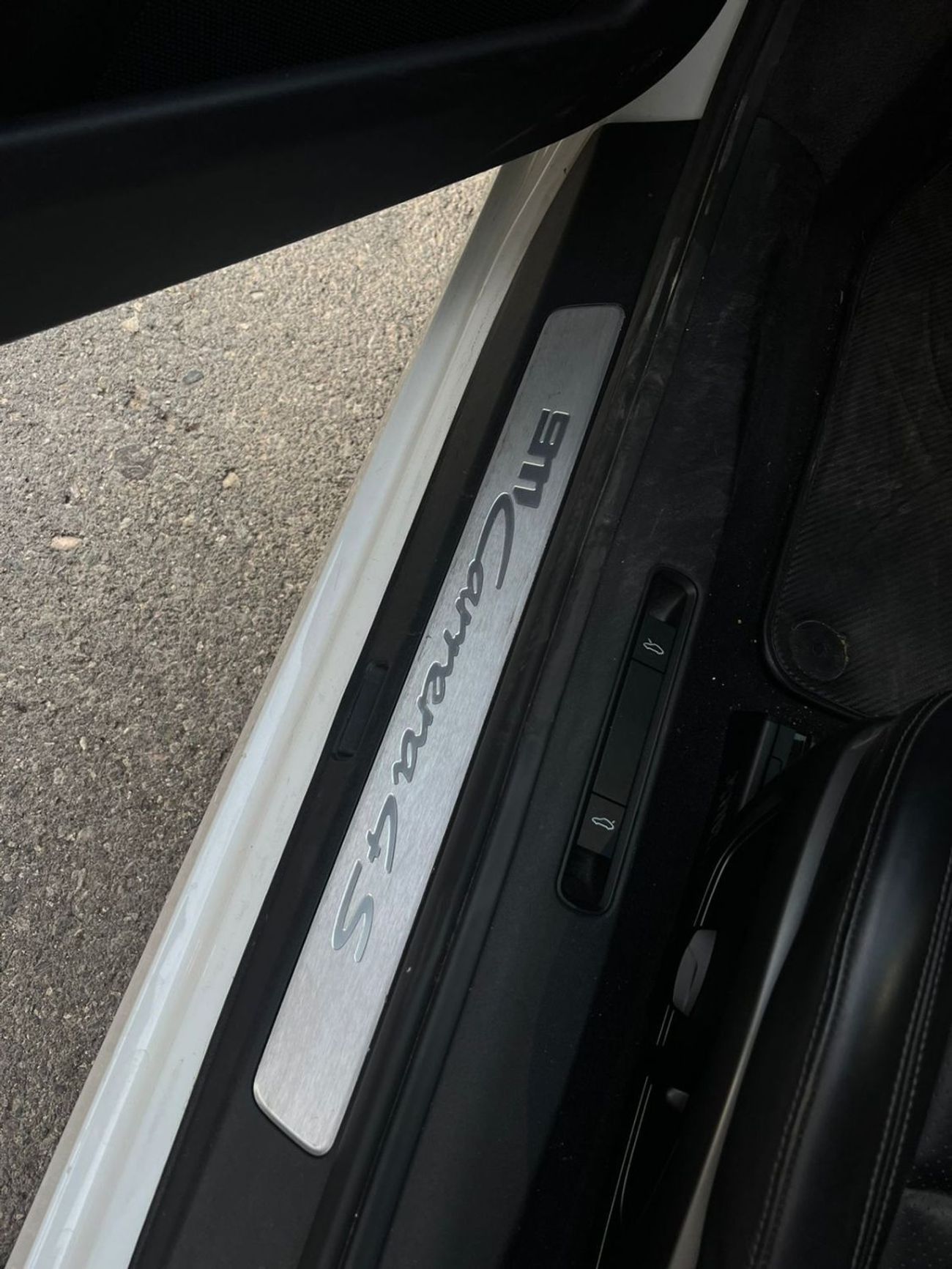 Porsche 911 Carrera 4S 3.0L (444 HP) Coupe