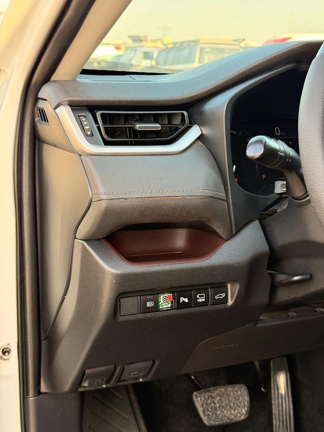 تويوتا راف ٤ Full Option 2.0L Japan push start, leather seats