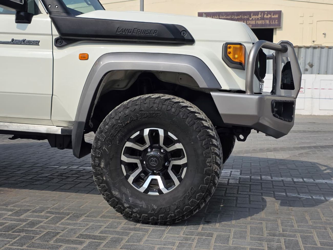 Toyota Land Cruiser 70 LC76 hardtop RHD 4WD 4.5L 1VD V8 Diesel Engine Manual Gear 5 Seats 5 Doors