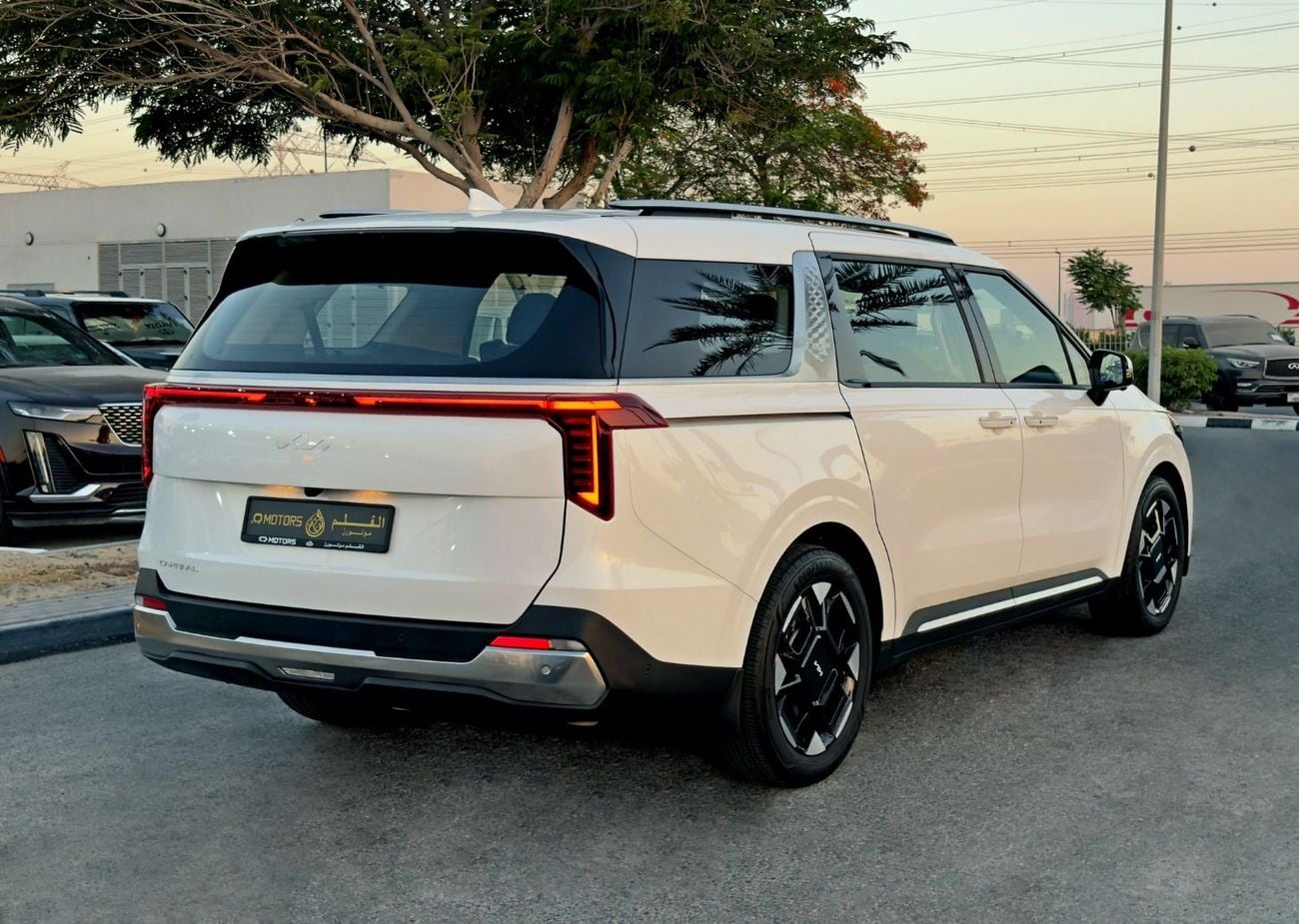 Kia Carnival EX DLX