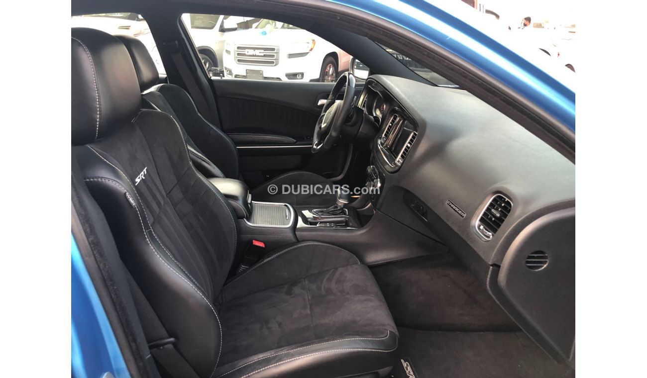 دودج تشارجر موديل 2015 خليجي فل مواصفات كراسي جلد ومثبت سرعه وتحكم كهربي كامل ونظام صوت ممتاز وكاميرا خلفيه