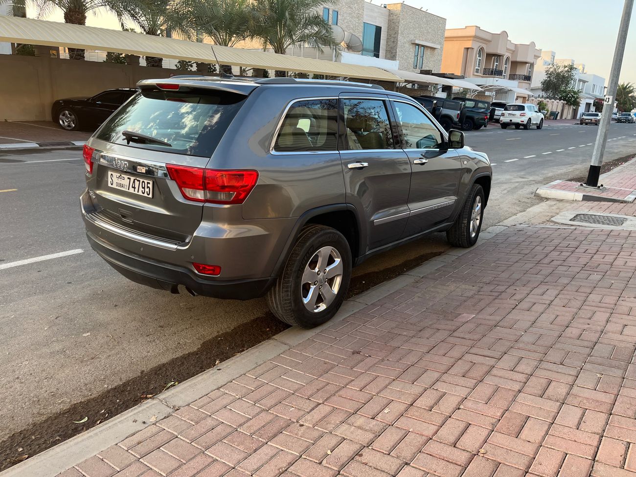 جيب جراند شيروكي Limited 3.6L