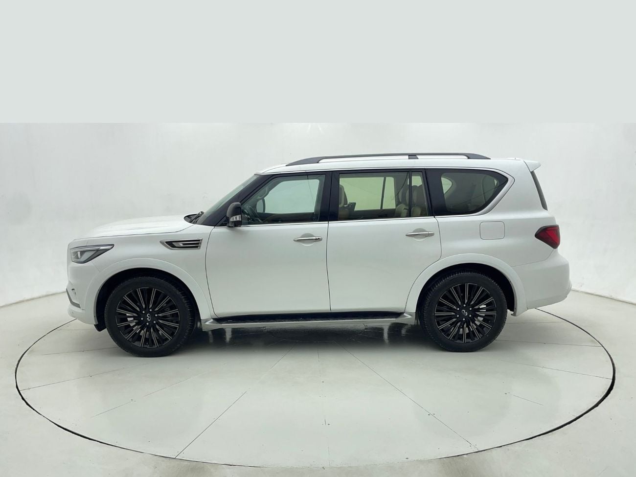Infiniti QX80 Luxe 8st 5.6L INFINITI QX80 5.6L 2023 | 0 DP | 2421/Month | 30 Day Return | Service History