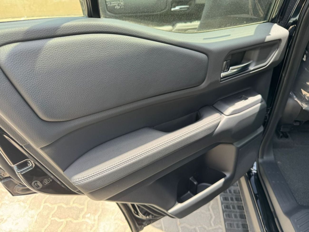 تويوتا برادو Limited 2.8L Diesel Auto ( Export to Africa Only)