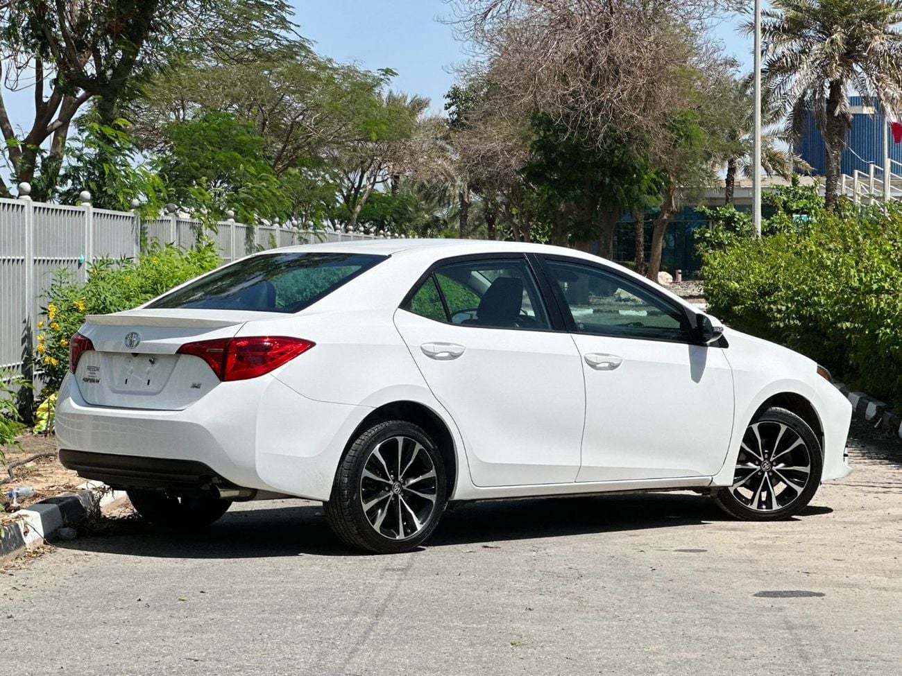 تويوتا كورولا Year: 2017  SE Engine: 1.8L V4 UAE Pass