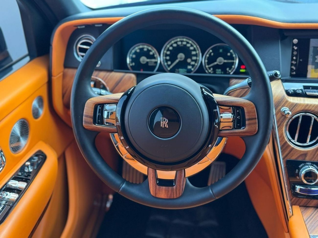 Rolls-Royce Cullinan Rolls-Royce Cullinan 2019 GCC VIP SEATS (ILLUMINATED CRYSTAL SPIRIT OF ECSTASY)