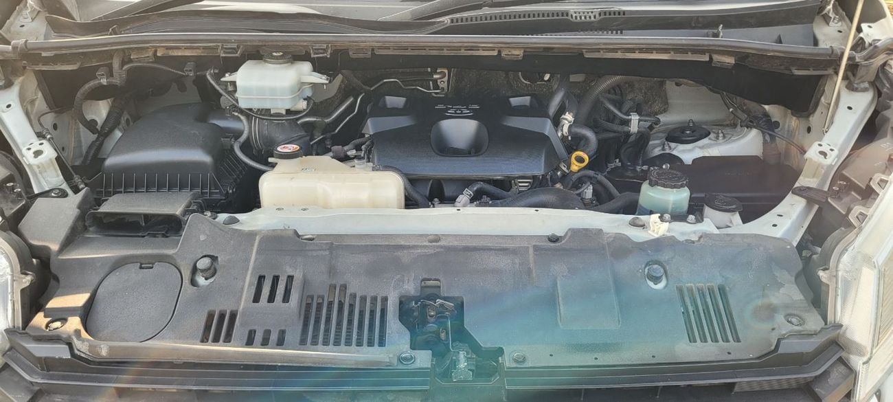 تويوتا هاياس GL Highroof 2.8L RHD Automatic Gear 2WD 1GD-FTV Diesel Engine 13 Seats 5 Doors