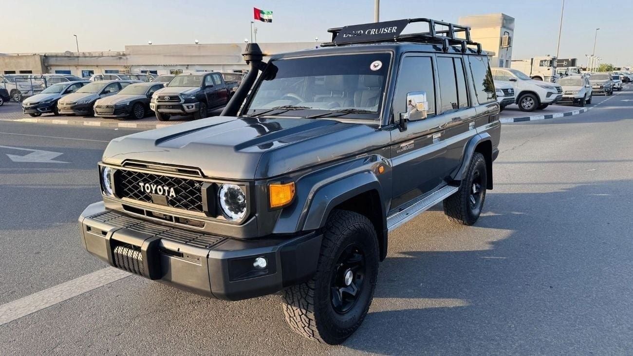 Toyota Land Cruiser 70 FACELIFTED TO 2024 | 4.5L DIESEL ENGINE | MANUAL TRANSMISSION |