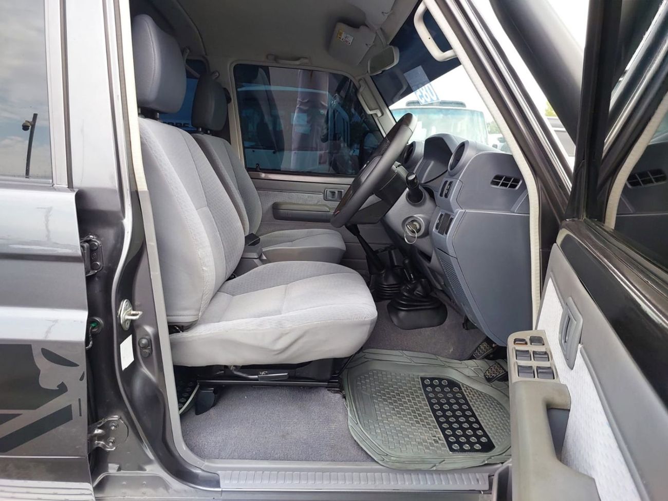 تويوتا لاند كروزر بيك آب TOYOTA LAND CRUISER PICKUP RHD 2016 MODEL 4.5 L DIESEL MANUAL(PM10973)