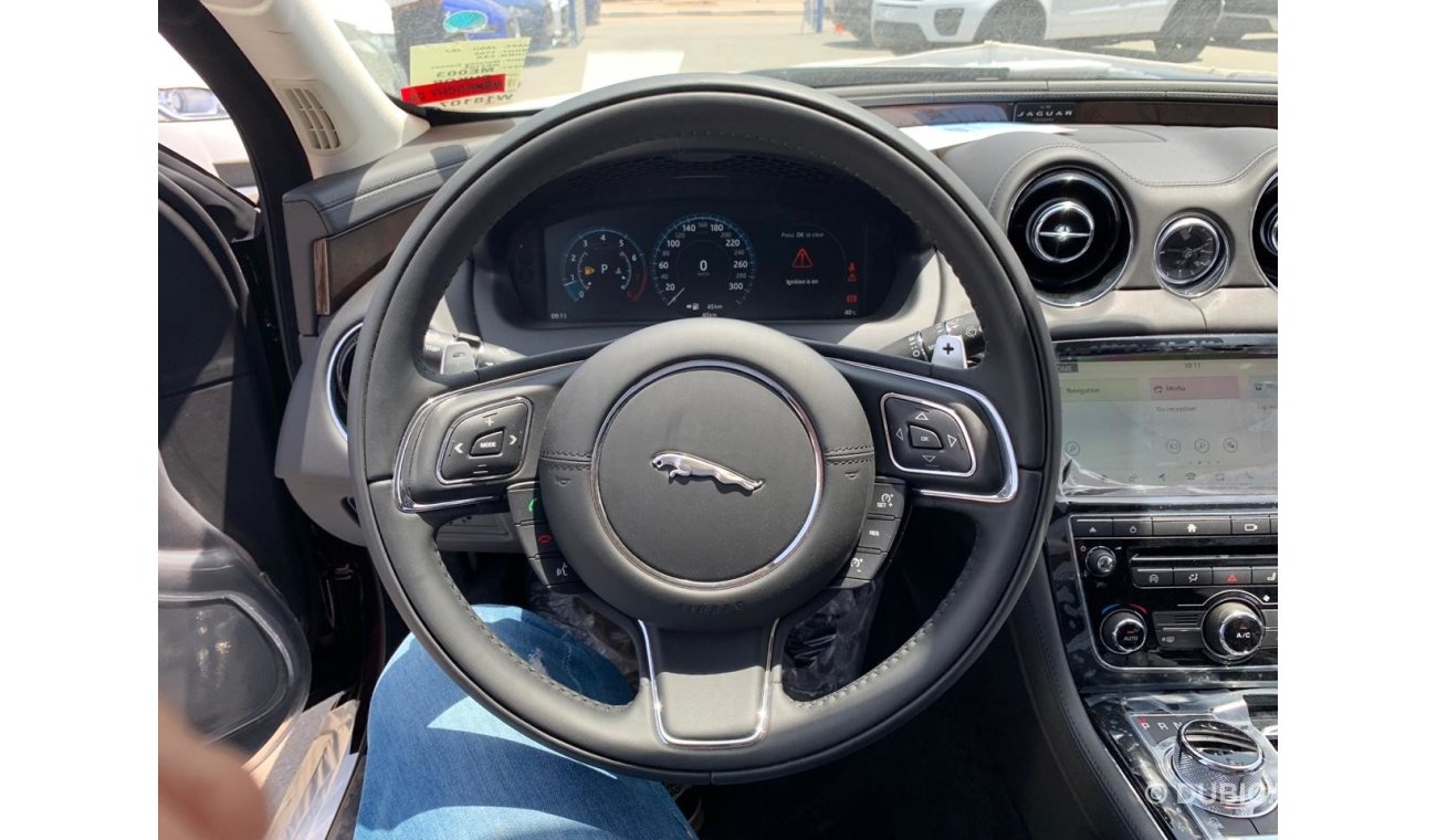 جاكوار XJ 3.0 V6 S/C LWB AWD Aut.