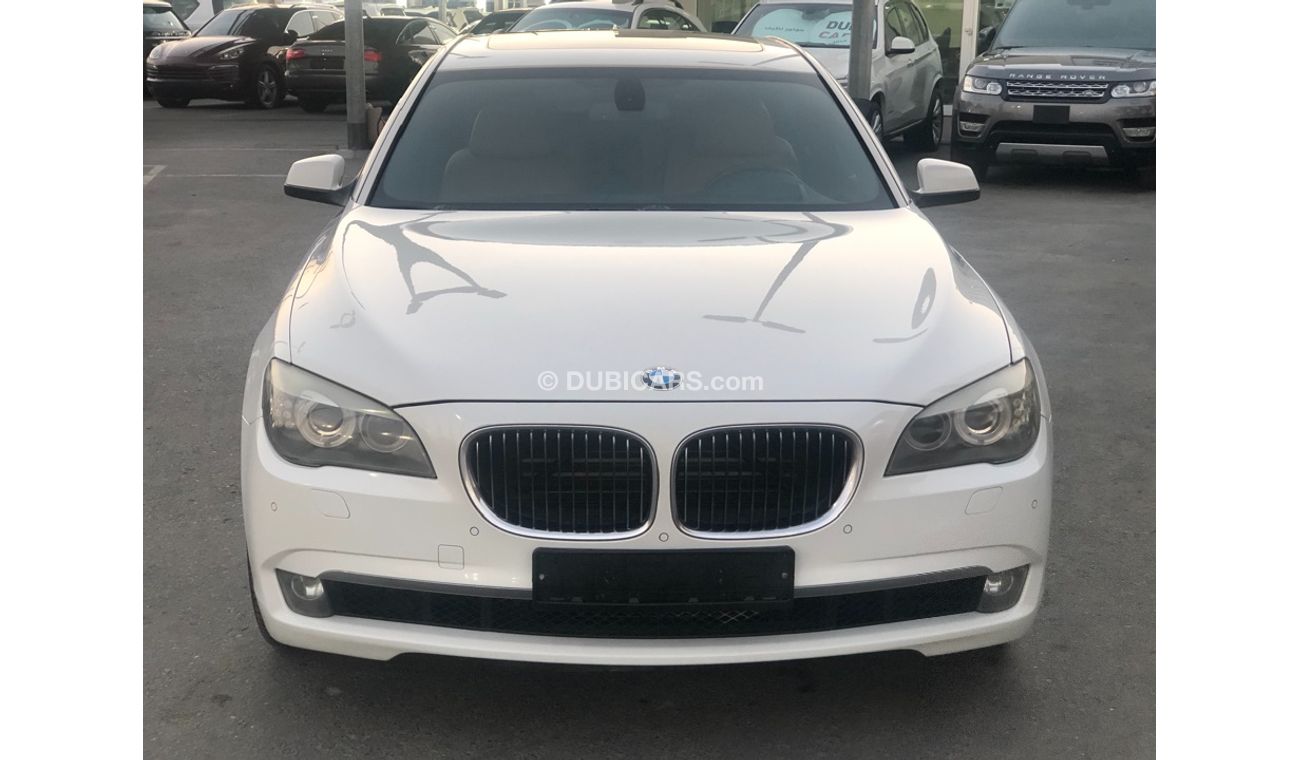 BMW 750Li BMW 750 model 2012 GCC car prefect condition full option sun roof leather seats back camera back air