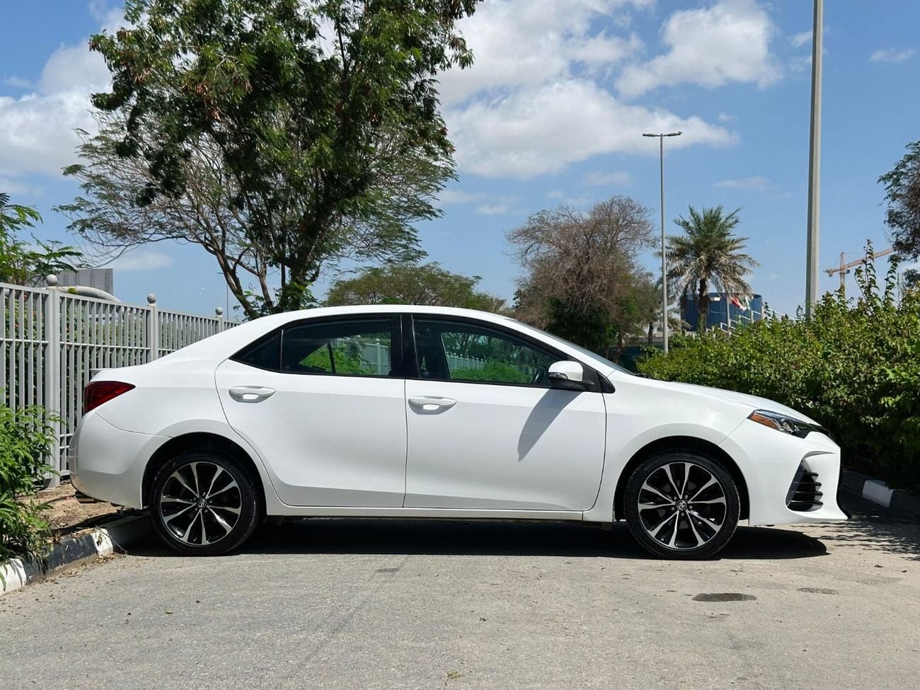 تويوتا كورولا Year: 2017  SE Engine: 1.8L V4 UAE Pass