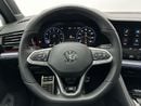 فولكس واجن طوارق Touareg R-Line + 3L | Ex-Demo | Leeds 21" Black Alloys | Varenna Leather | Premium R-Line Specificat