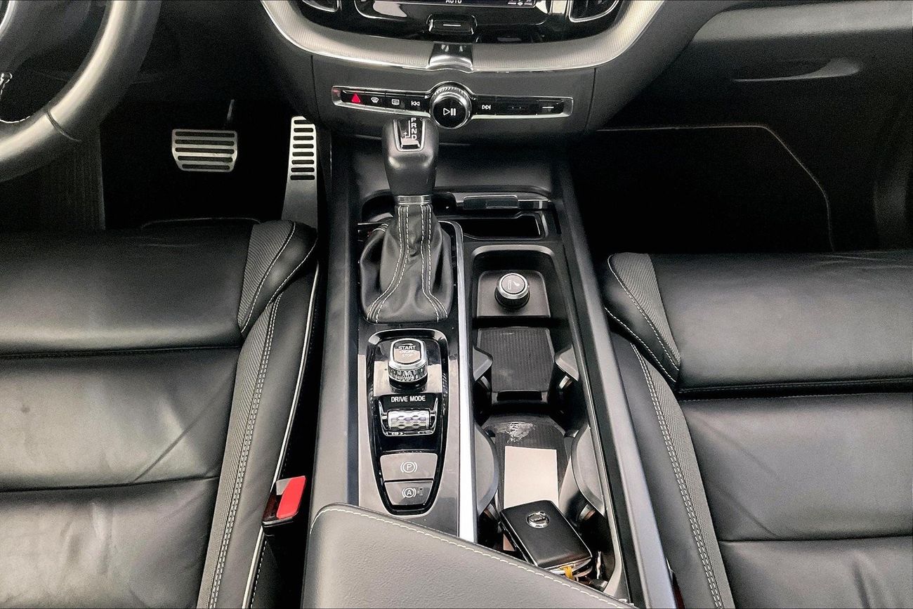 كاديلاك XT6 Premium Luxury | شامل الضمان | 0 ﺪﻔﻋﺓ ﺃﻮﻟﻯ