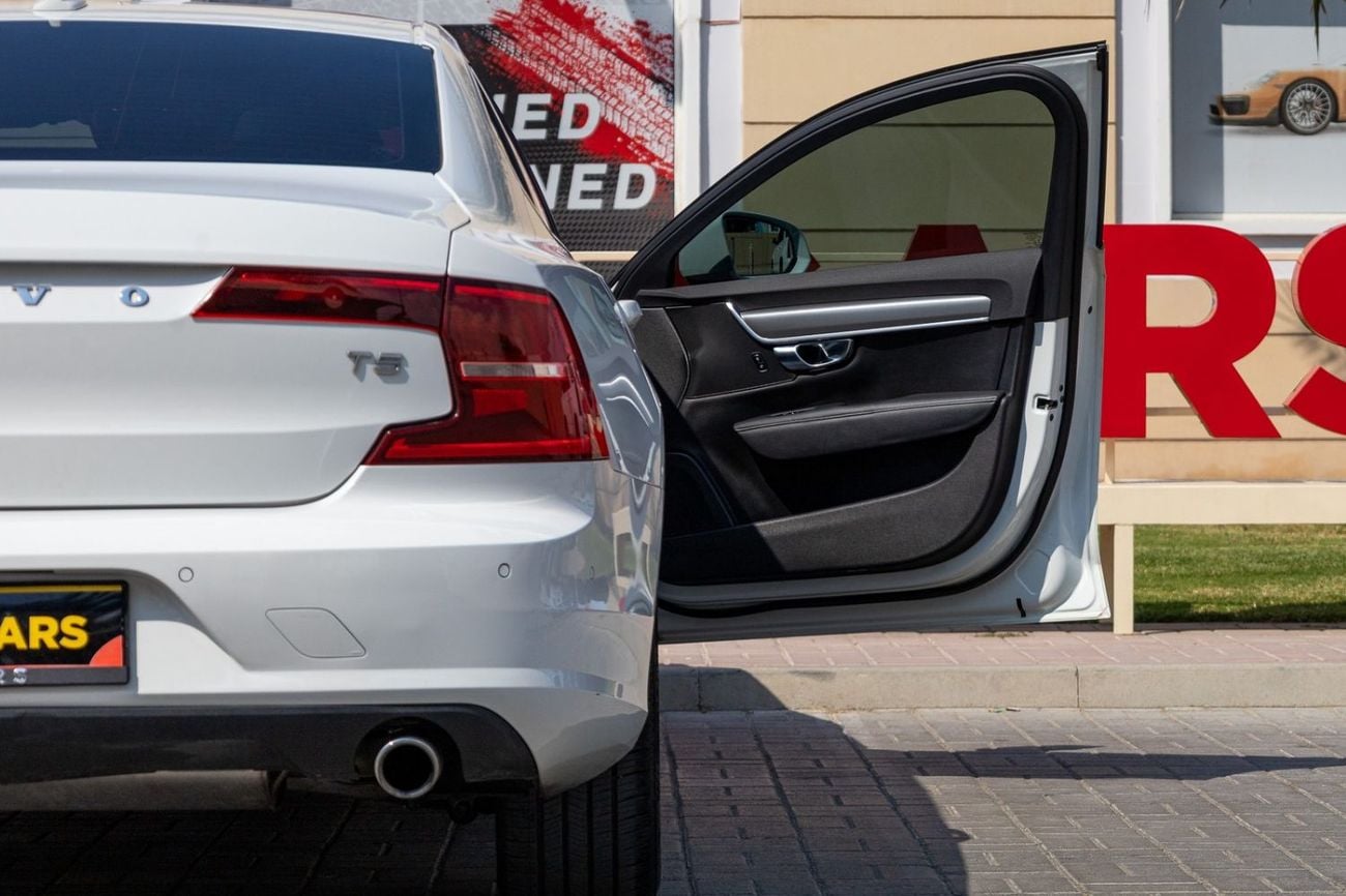Volvo S90 Volvo S90 2017 GCC specs for 826.00 AED monthly