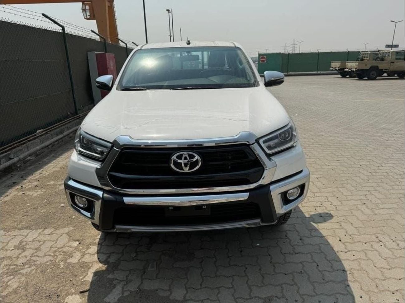 Toyota Hilux GLX Toyota Hilux 2.7L Petrol AT Full Option Without Bush Start MY2025