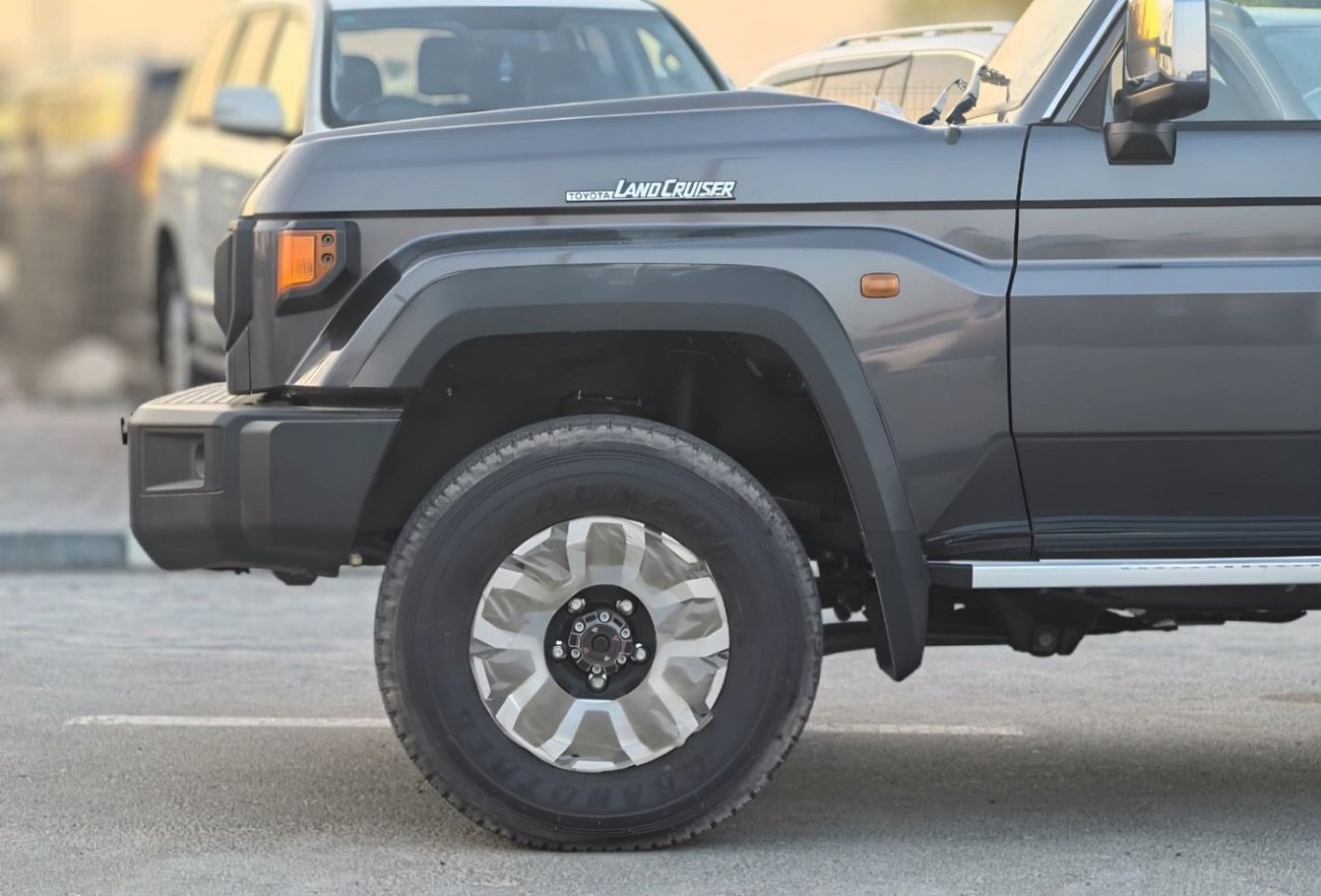 Toyota Land Cruiser Pick Up TOYOTA LAND CRUISER DOUBLE CABIN 2.8L DIESEL 4WD AUTOMATIC 2025 GREY