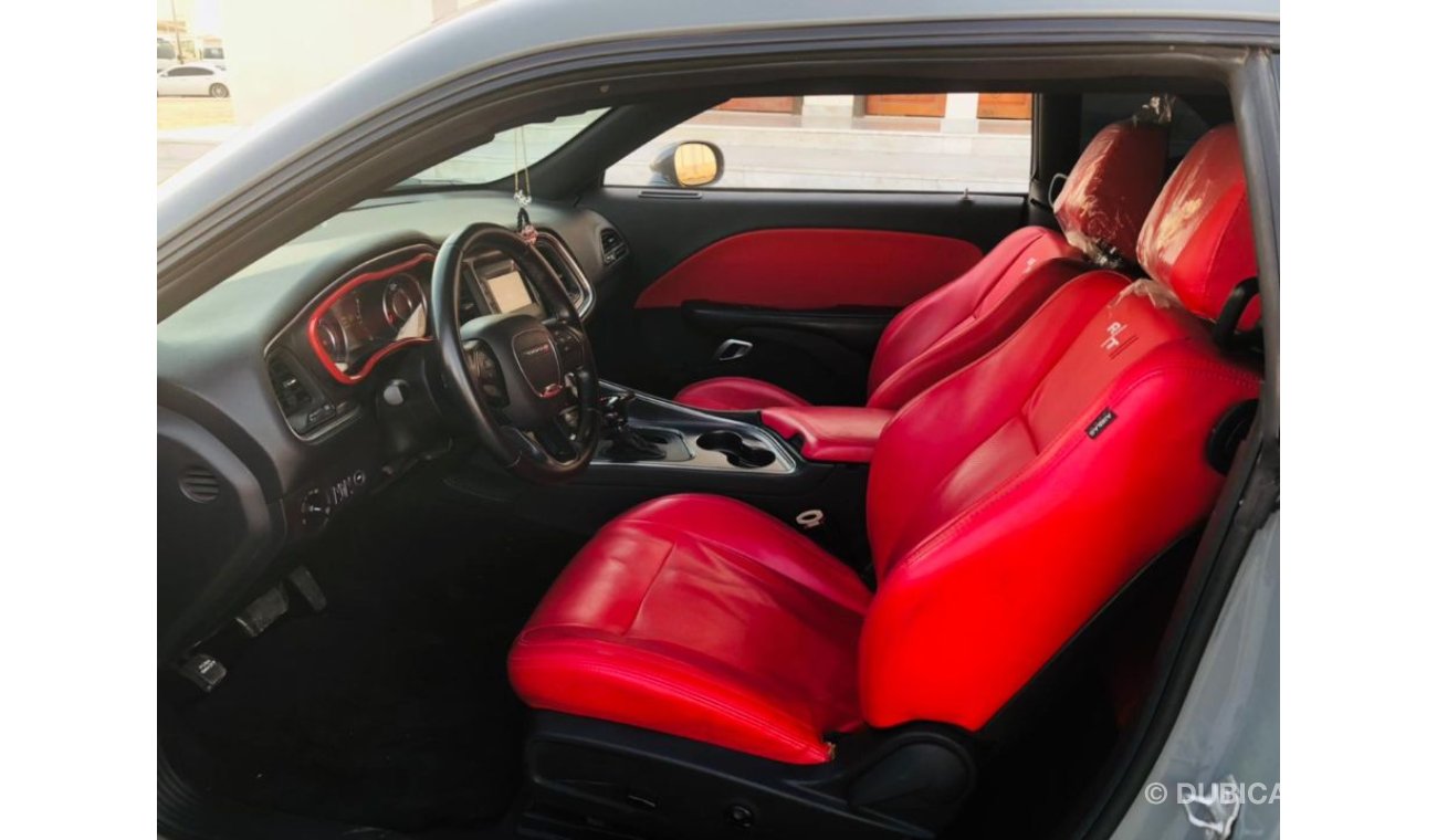 Dodge Challenger Dodge Challenger RT with a hemi machine, a complete service on it, a cement color top clean, ready f