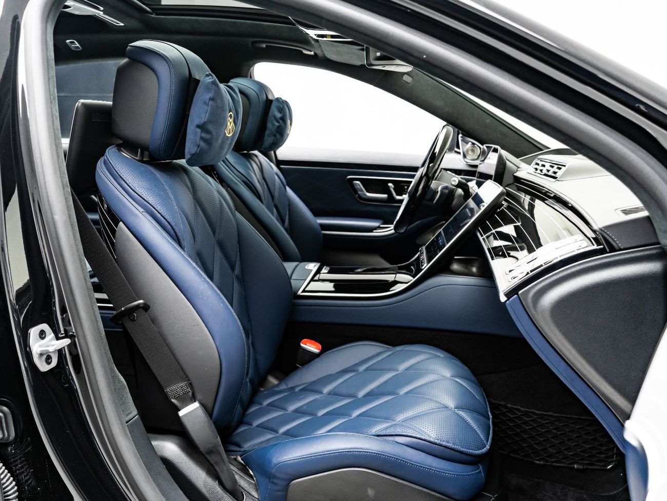 مرسيدس مايباخ S680 مايباخ 2024 Mercedes Maybach S680, 2028 Mercedes Warranty + Service Contract, Low KMs, GCC