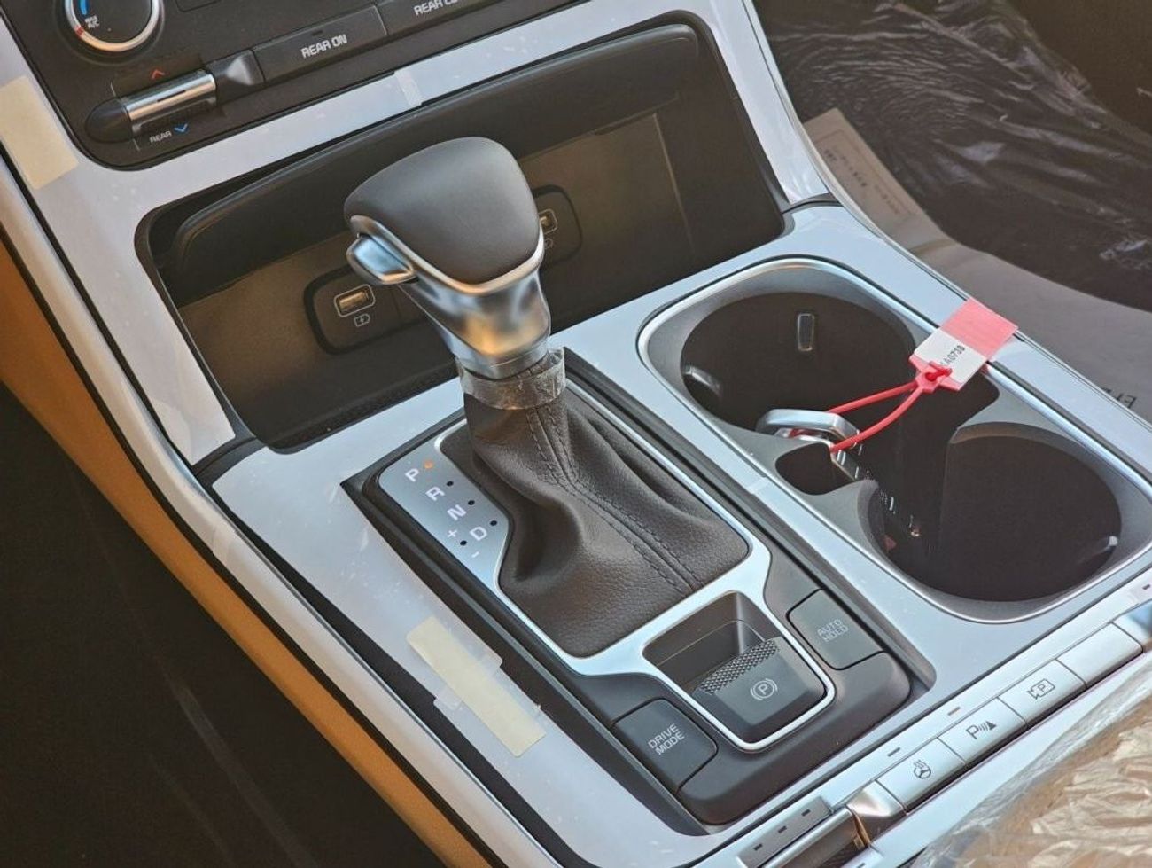 كيا كارنيفال Kia Carnival 3.5L V6, Petrol, Hi-Roof Limousine, Model 2023, Color Black