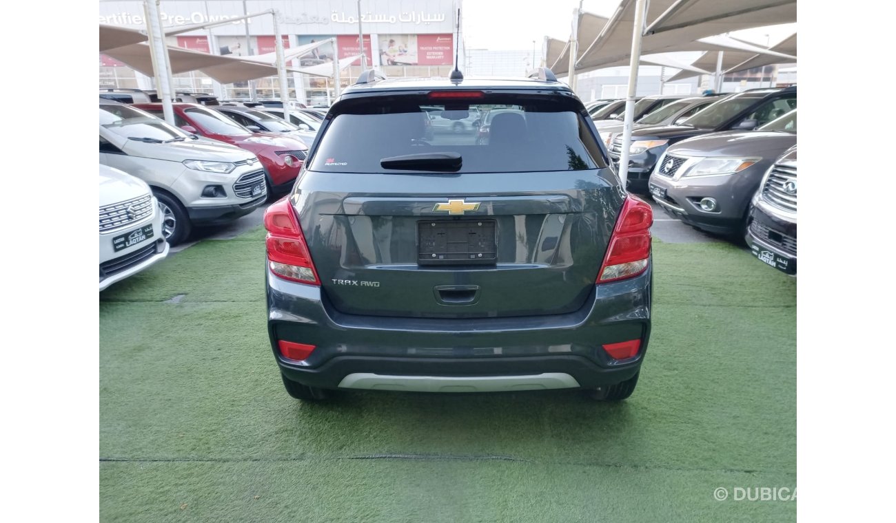 Chevrolet Trax 2021 model, import 1400 CC, gray color, cruise control, rear spoiler, rear camera screen, in excelle