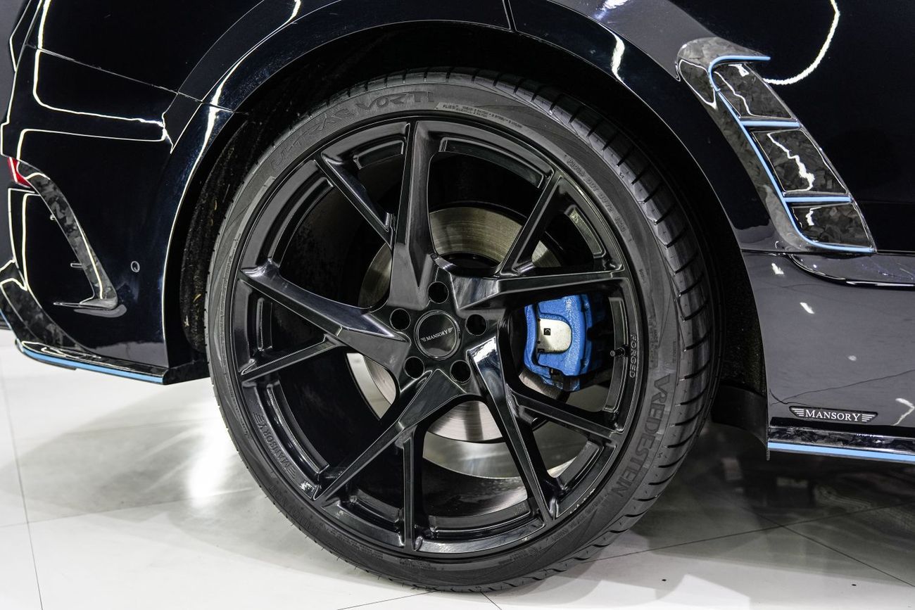 بنتلي بينتايجا V8 Mansory, Full Forged Carbon, Rear Entertainment, Panoramic Roof w/ Starlight!!