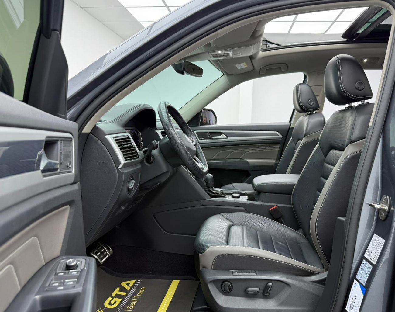 Volkswagen Teramont R-Line 3.6L 2021 Volkswagen Teramont R-Line, 2026 VW Warranty, 2028 VW Service Pack, 7 Seater, GCC