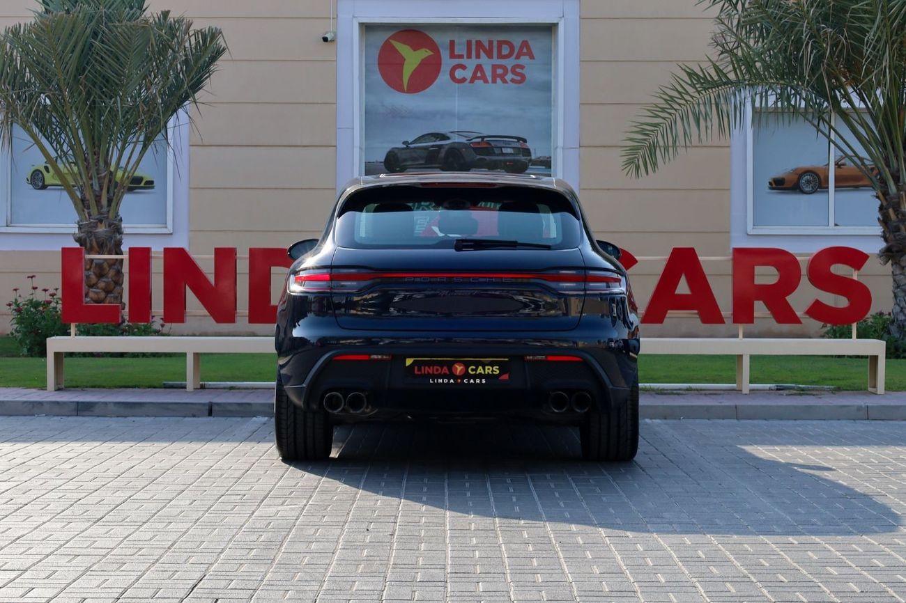 Porsche Macan Porsche Macan T 2023 GCC under Agency Warranty with Flexible Down-Payment/ Flood Free.
