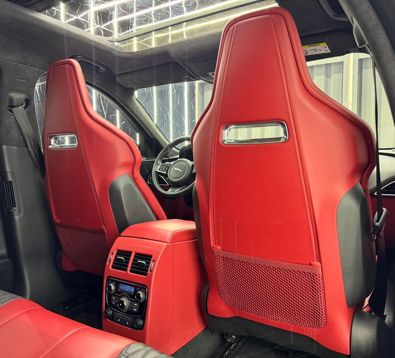 جاكوار F بيس SVR 5.0L