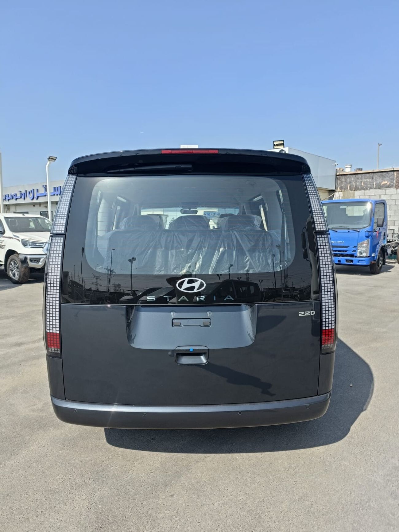 Hyundai Staria HYUNDAI STARIA 2.2 L 11 SEATS DIESEL 2025 (GCC SPECS) MANUAL
