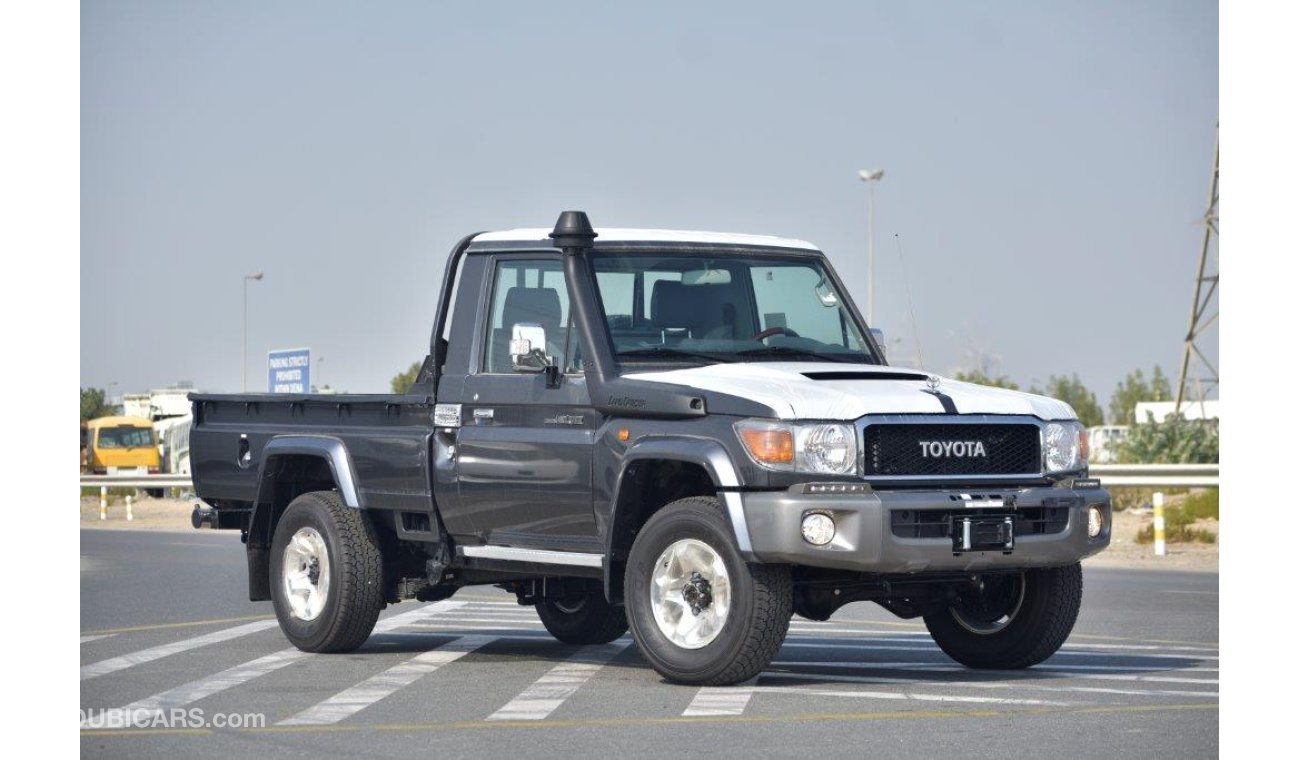 تويوتا لاند كروزر بيك آب Single Cab Pickup LX V8 4.5L Diesel 4WD Manual Transmission