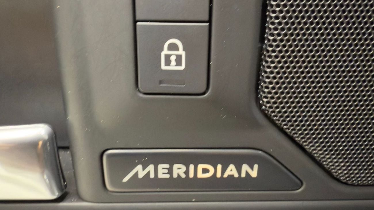 لاند روفر ديفندر P400 110 HSE 3.0L (5 Seater)